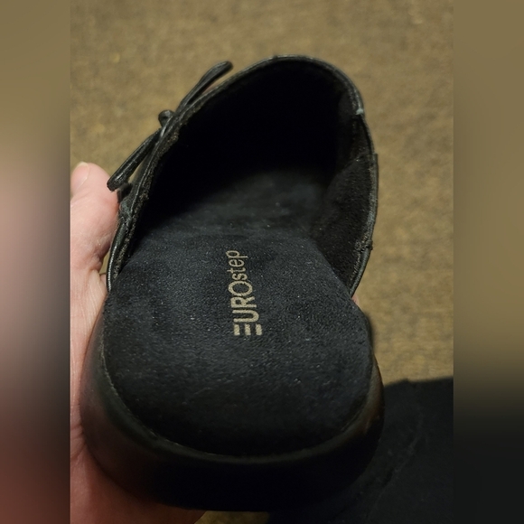 Eurostep "Demure"  Black Leather Slip Ons Mules Sz 6.5 - Picture 3 of 7